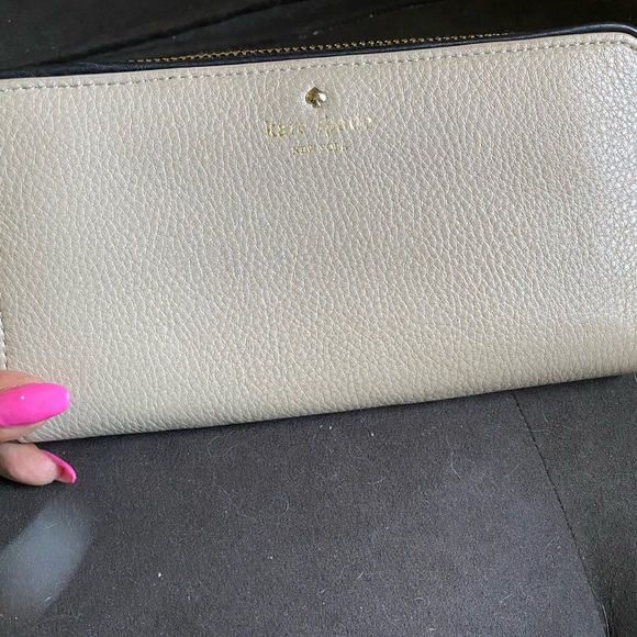 Kate spade pebble wallet - Picture 1 of 3